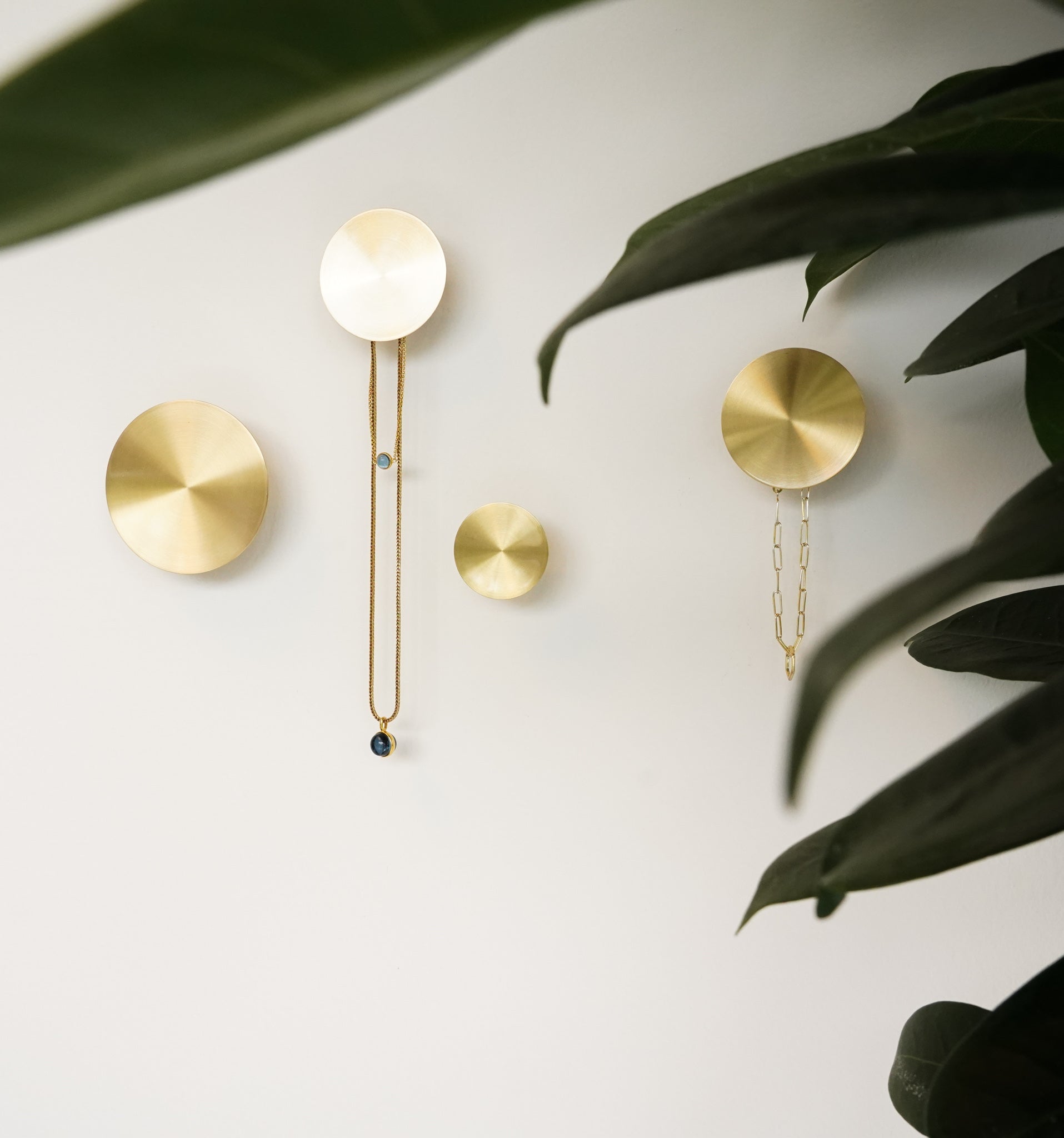 København møbelknop, Ø 75 mm, børstet messing med lak • Chr. Jørgensen