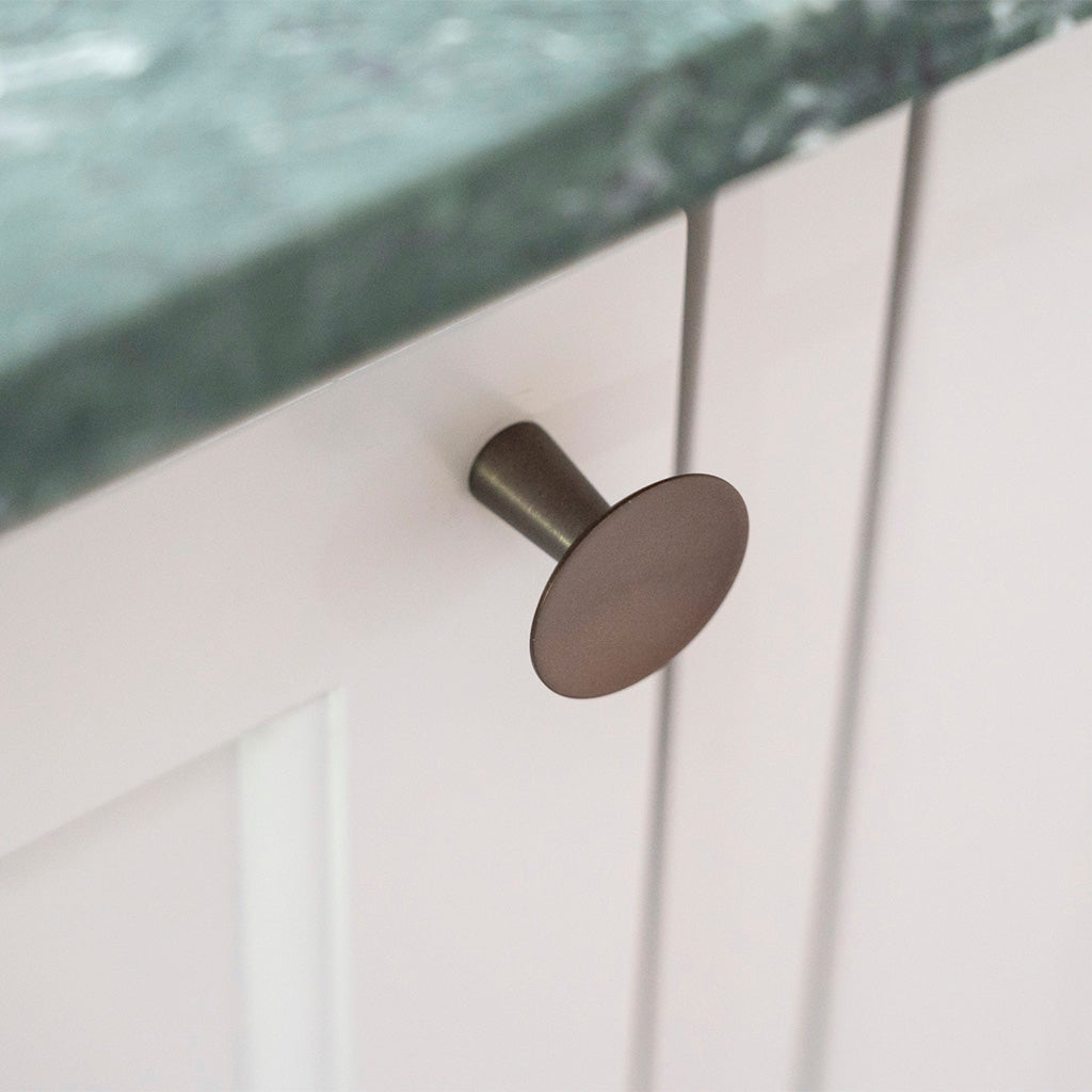 København møbelknop, Ø 55 mm, bruneret messing • Chr. Jørgensen