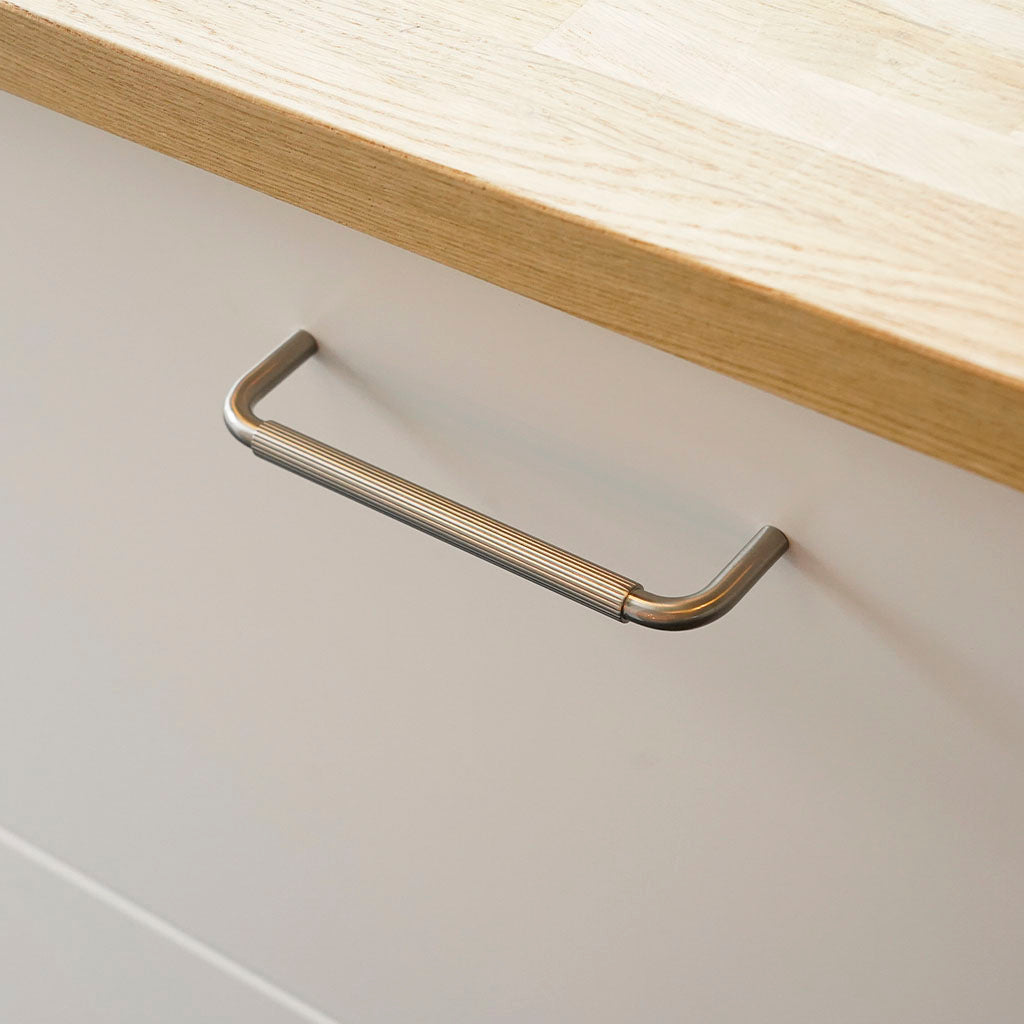 Langelinie • Køkkengreb, rustfrit stål look