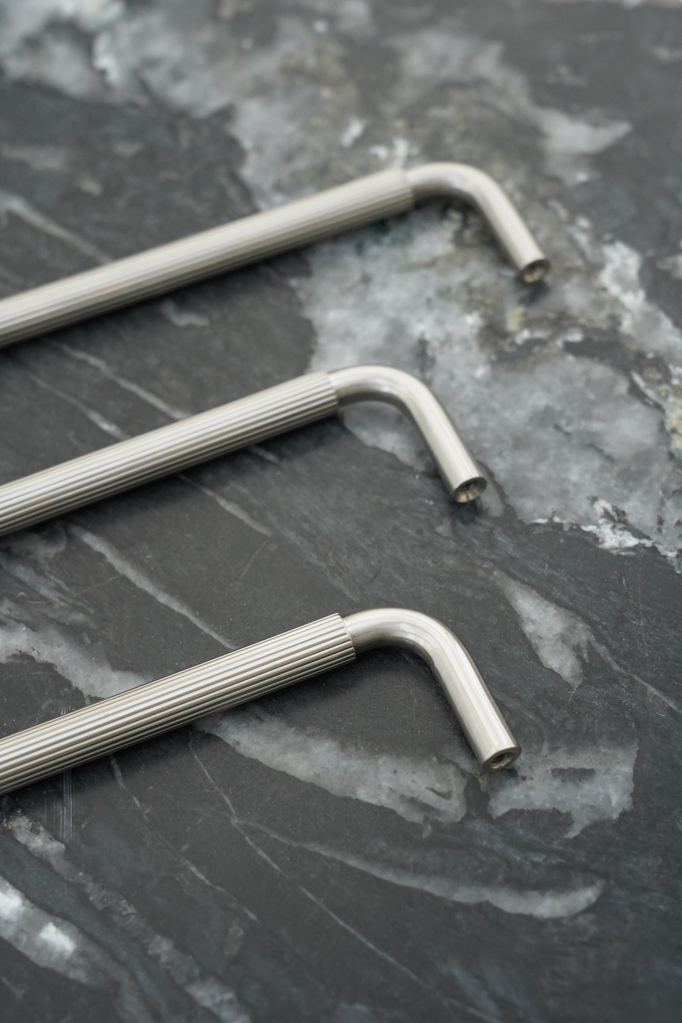 Langelinie • Køkkengreb, rustfrit stål look