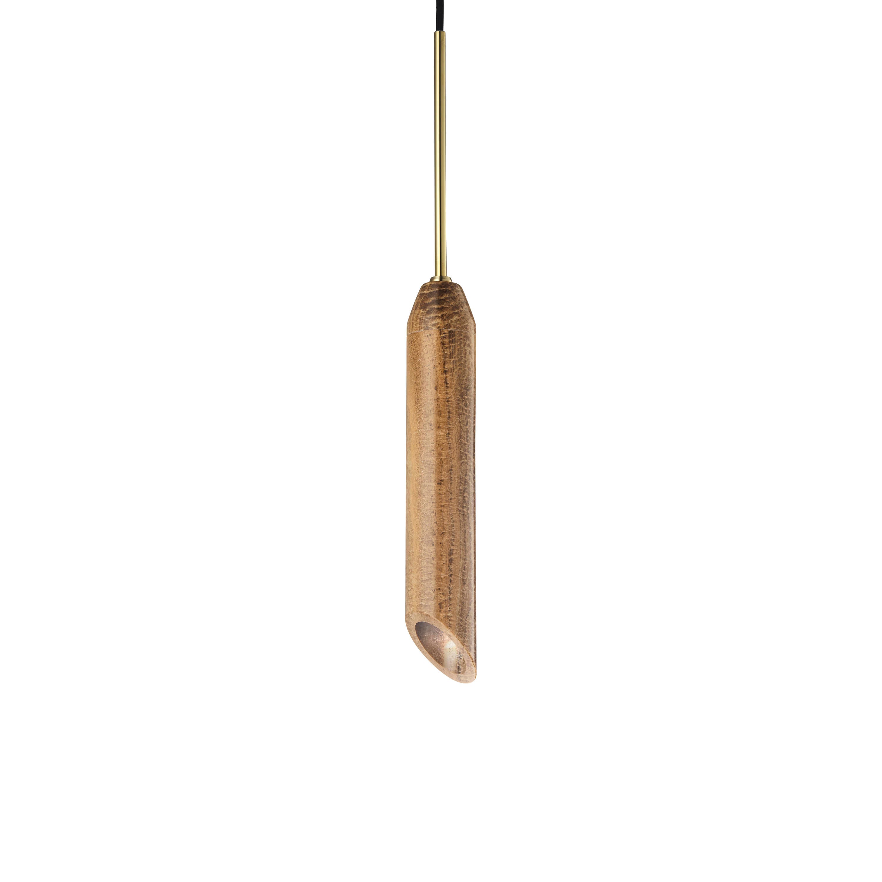 Pendel lampe i gyldent marmor med diagonalt snit og med guldfarvet detaljer. Lampen har en sort stofledning.
