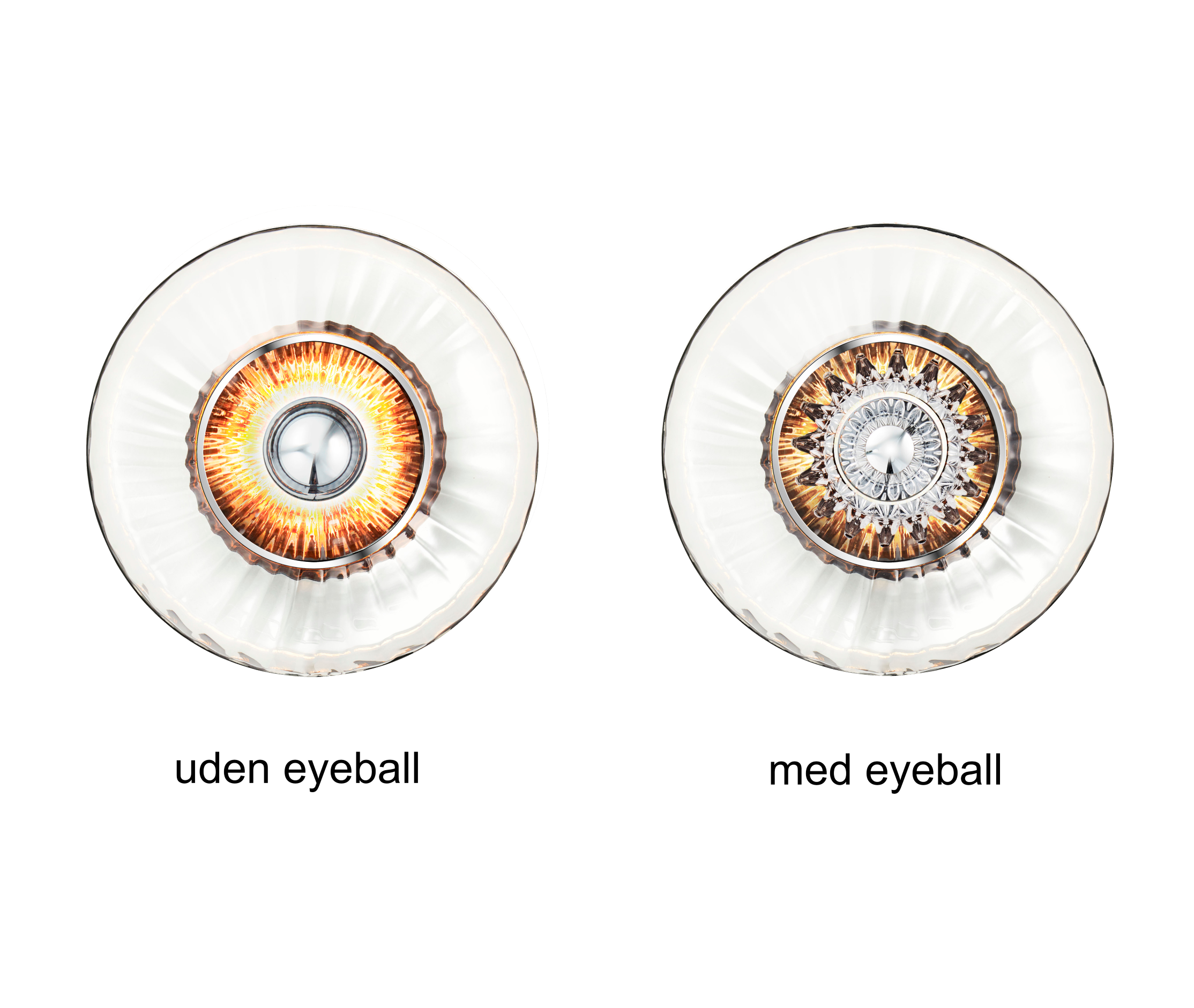 Rund væglampe i klart plisseret glas, som skaber et lysspil på væggen. Her vises lampen med og uden eyeball tilbehøret.