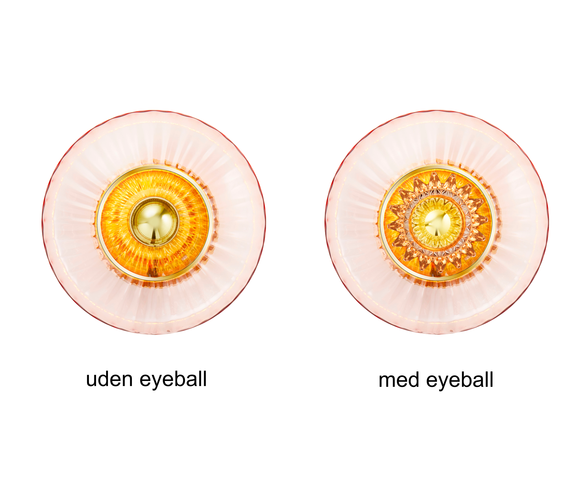 Eyeball er en mønstret/plisseret indsats i klar glas, som skaber et ekstra stærkt lysspil til New wave Lamperne fra Design by Us.