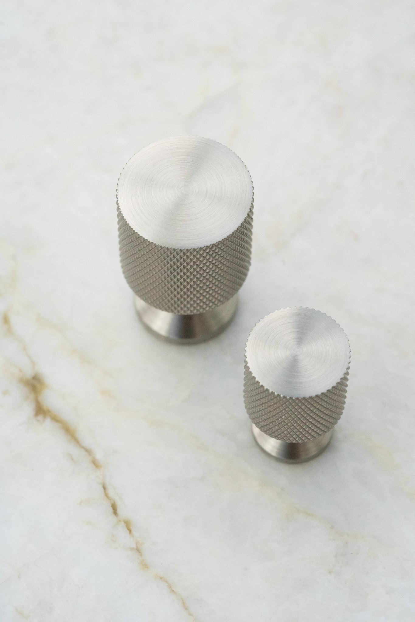 Nyboder • Møbelknop med diamond cut, rustfrit stål look