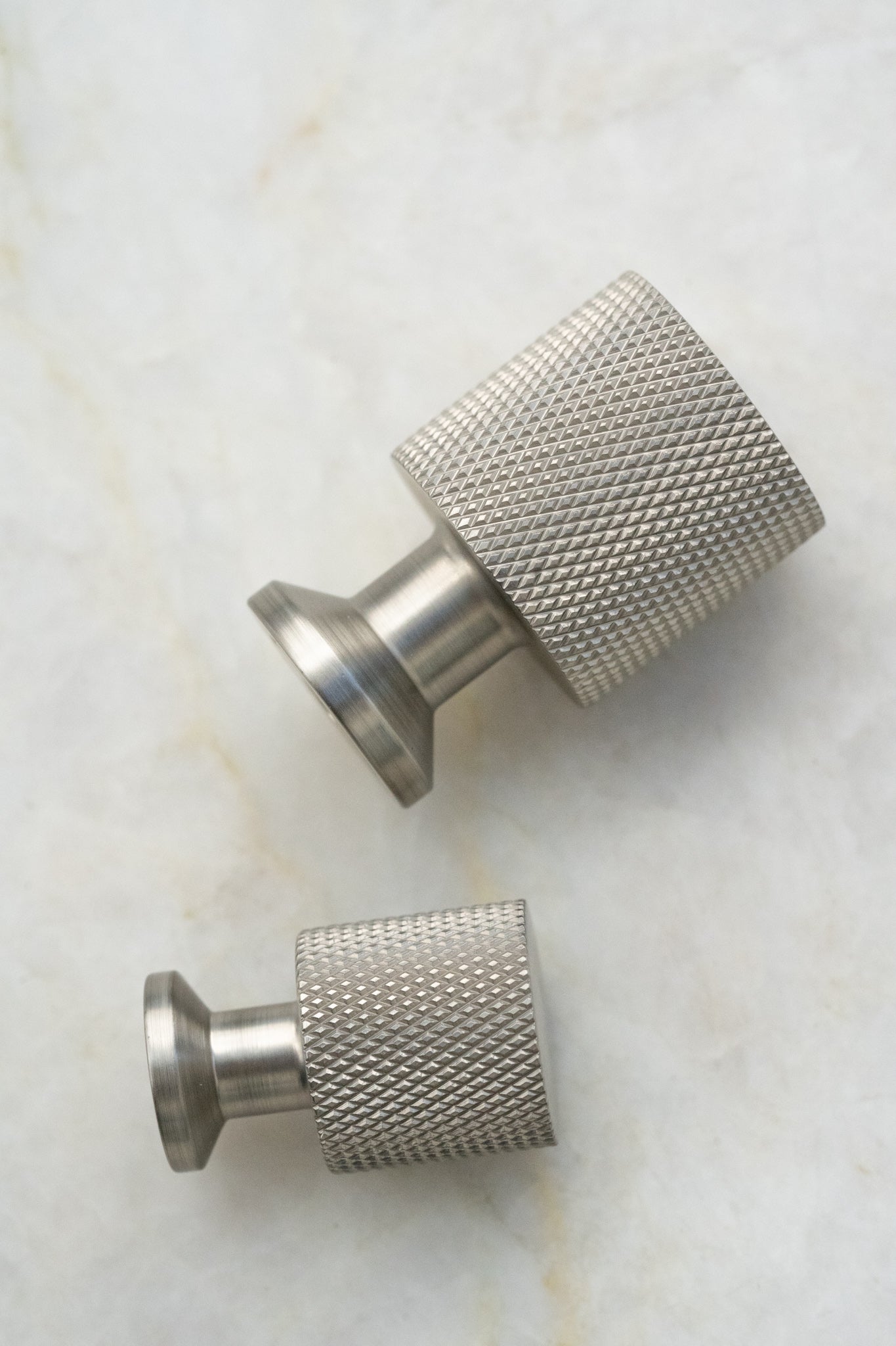Nyboder • Møbelknop med diamond cut, rustfrit stål look