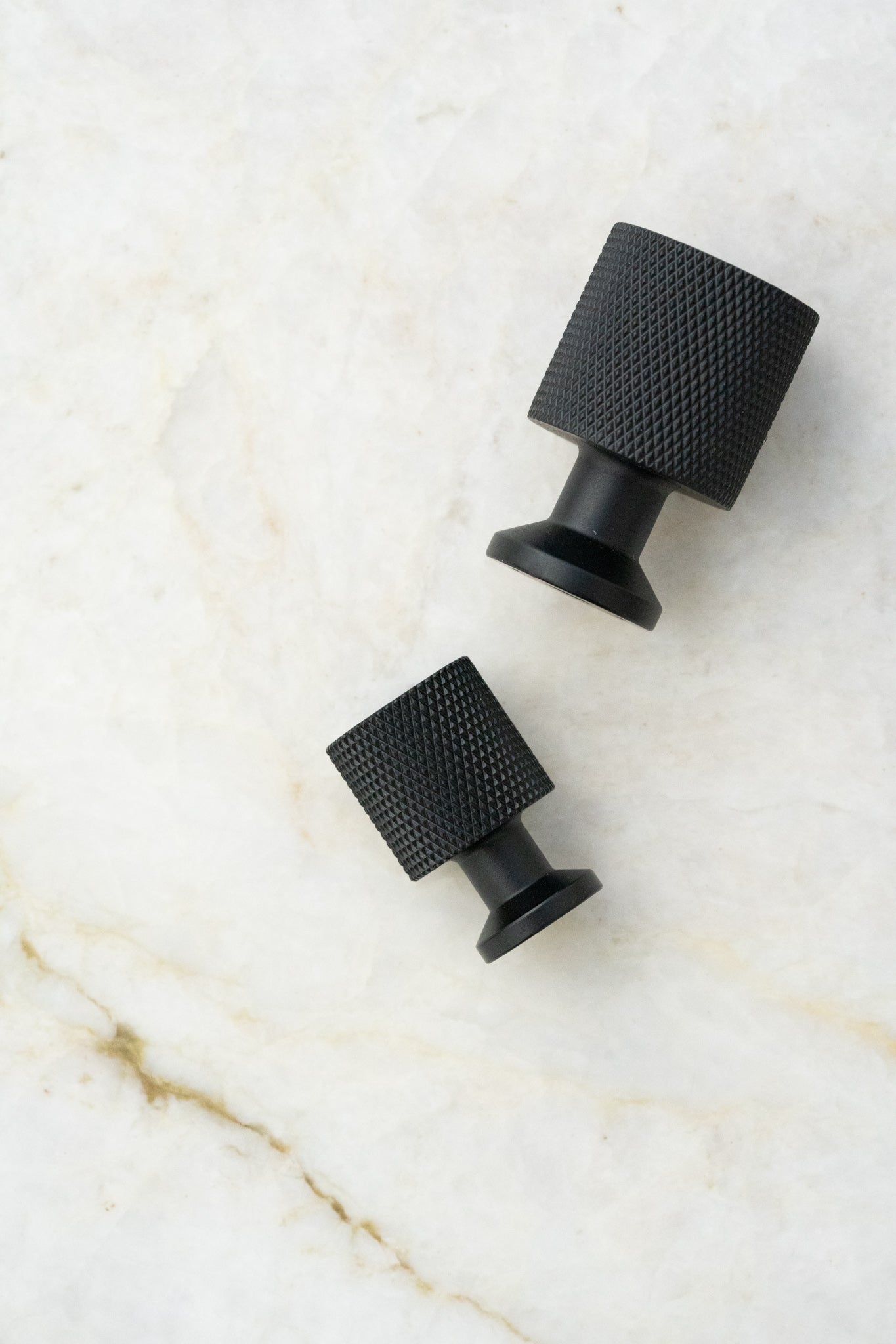 Nyboder • Møbelknop med diamond cut, sort