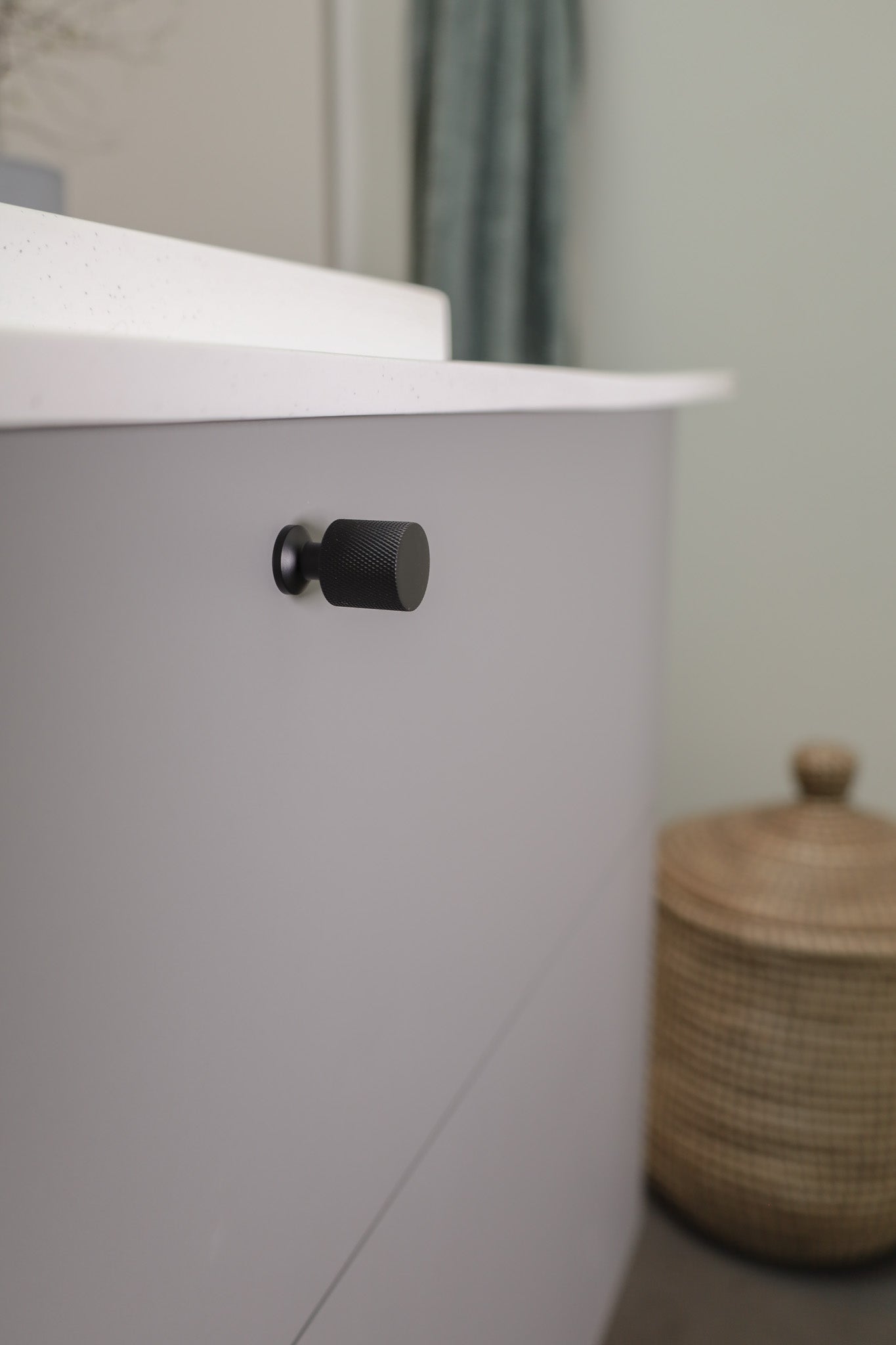 Nyboder • Møbelknop med diamond cut, sort