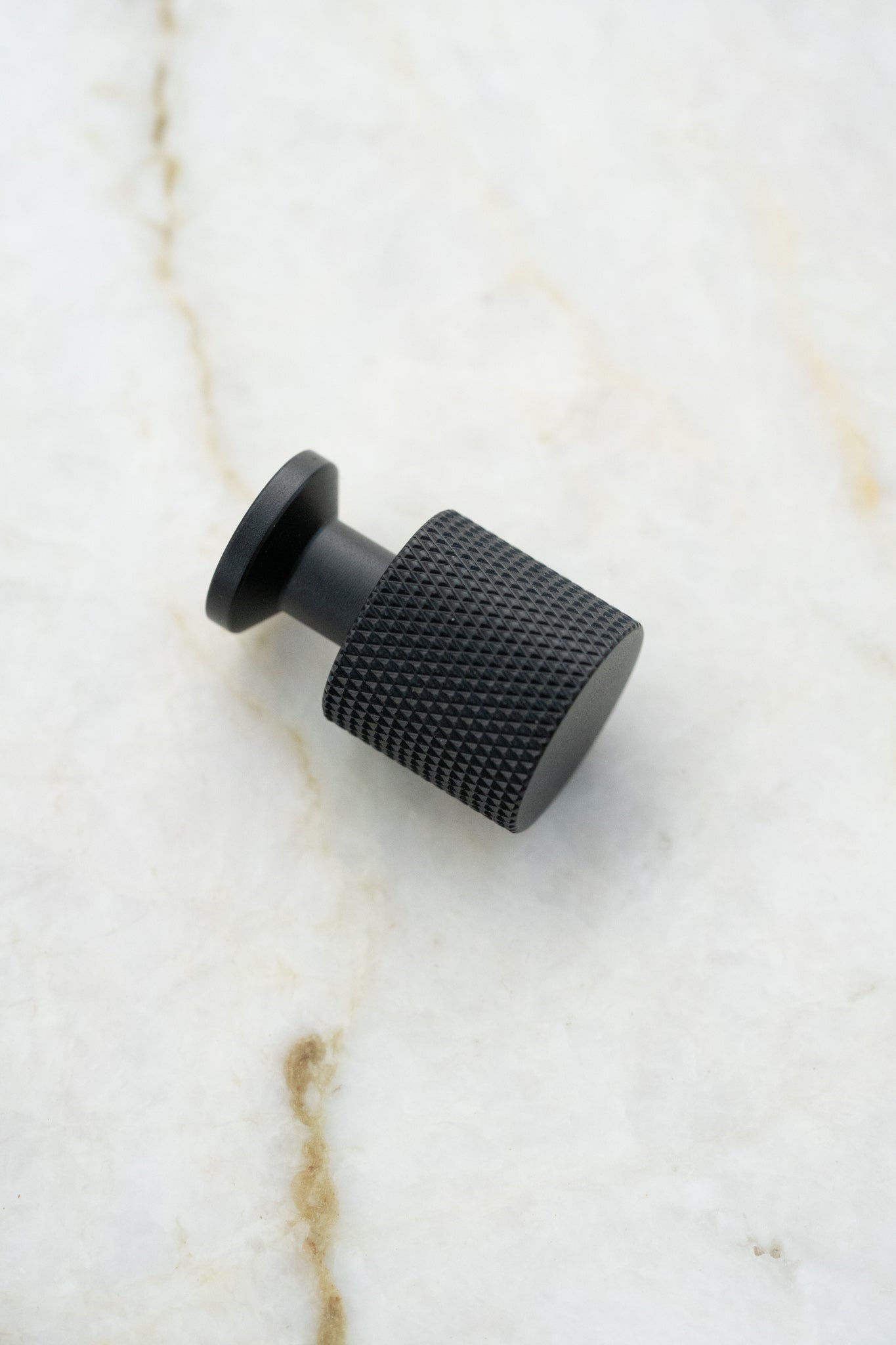 Nyboder møbelknop med diamond cut, 33 mm, mat sort • Chr. Jørgensen