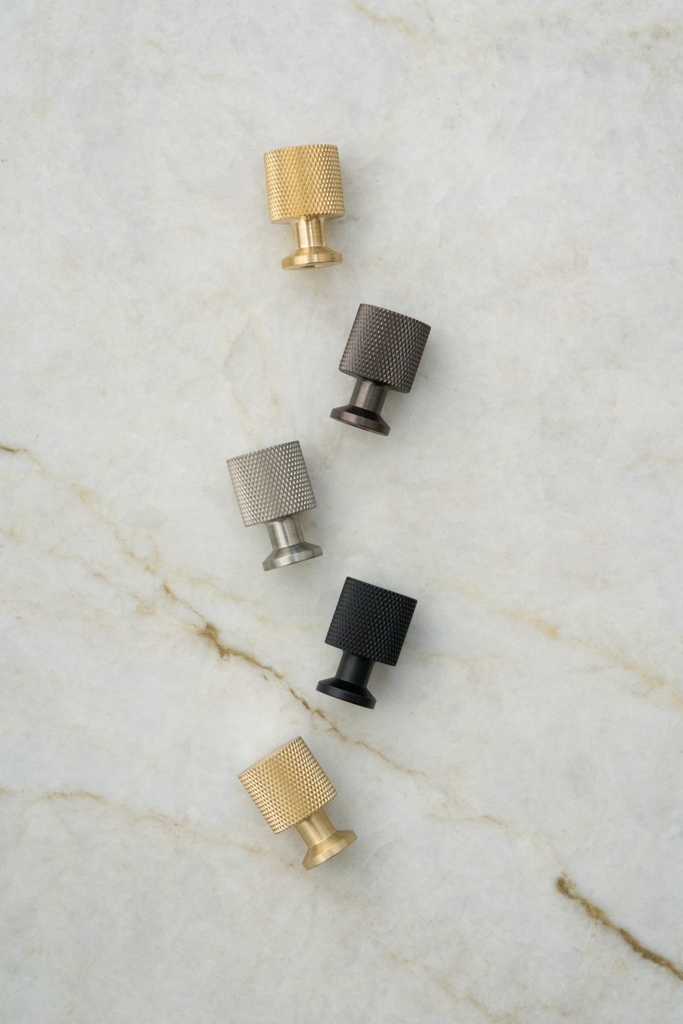 Nyboder møbelknop med diamond cut, 25 mm, messing med lak • Chr. Jørgensen