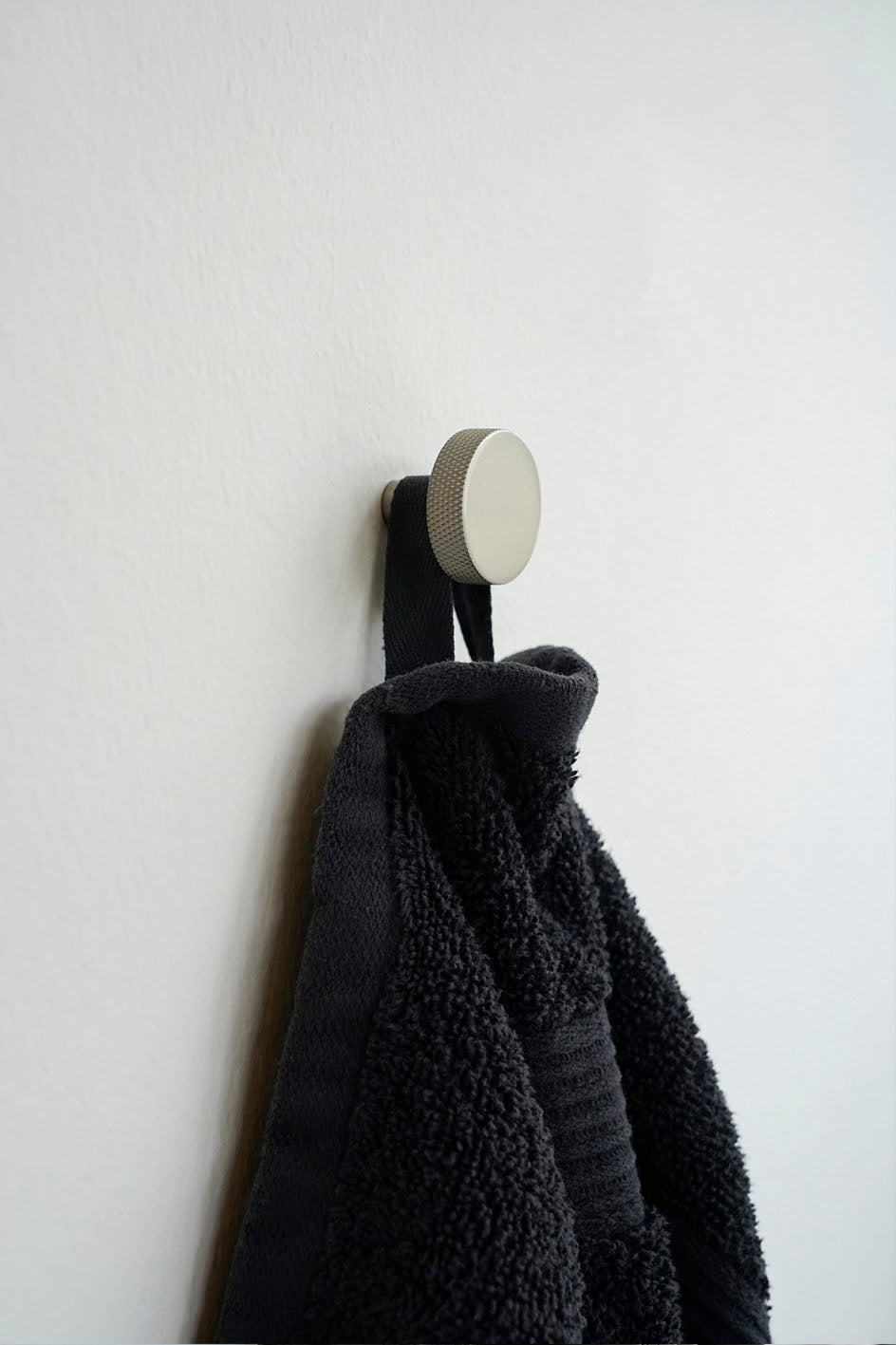 Østerbro • Møbelknop med diamond cut, rustfrit stål look