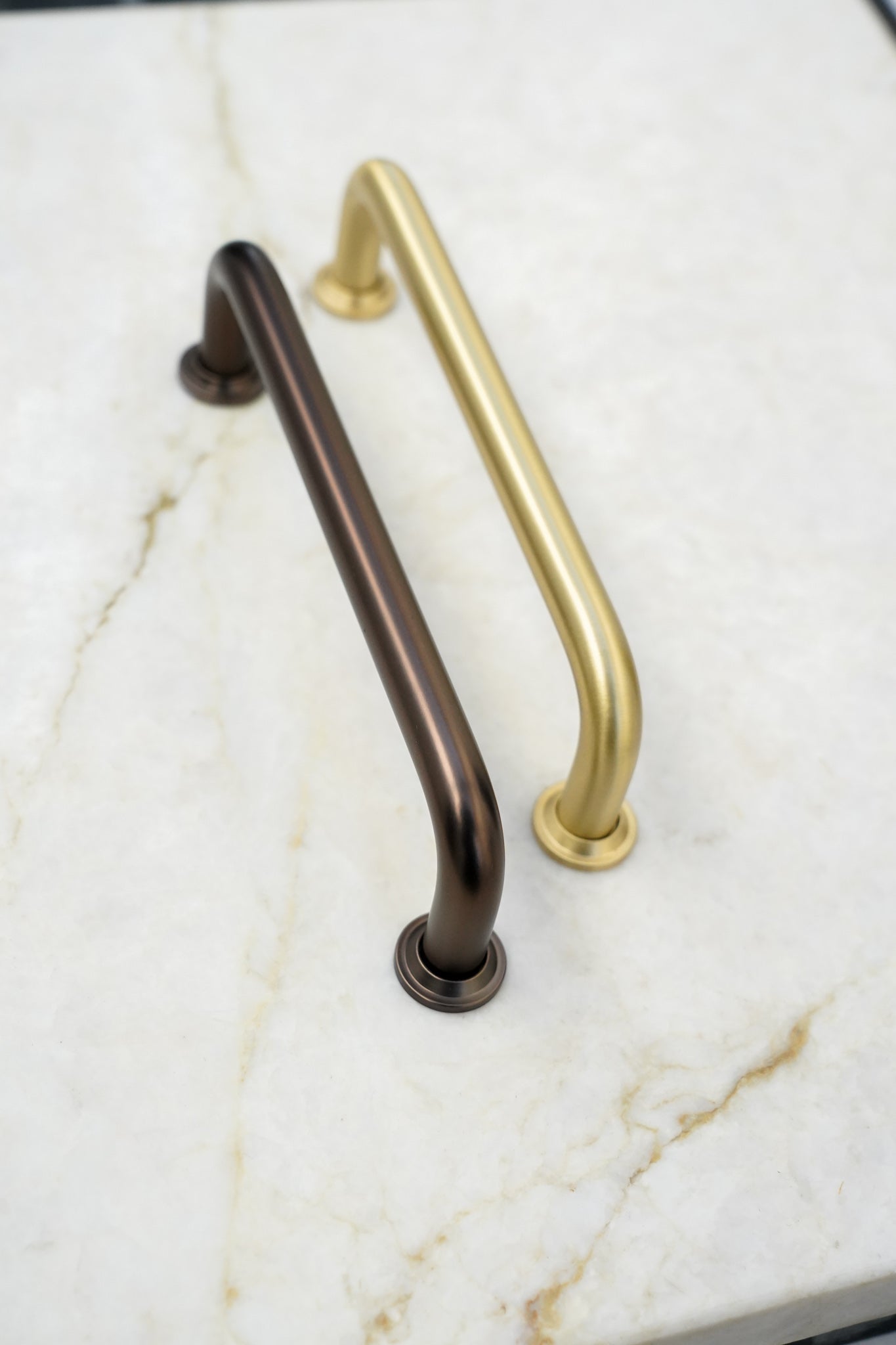 Rungsted • Greb m. løse fødder, bruneret messing