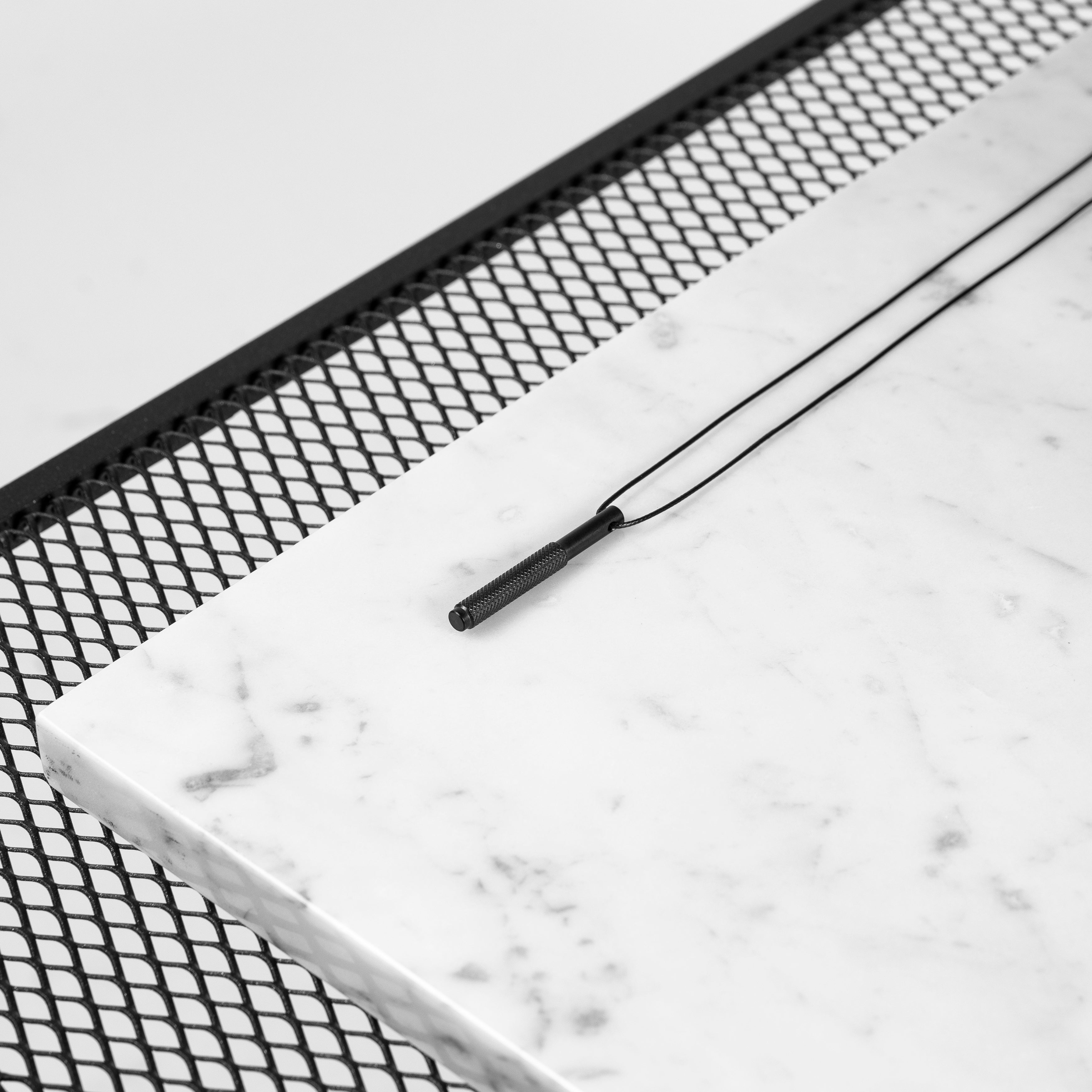 Vertical halskæde, sort • Buster + Punch