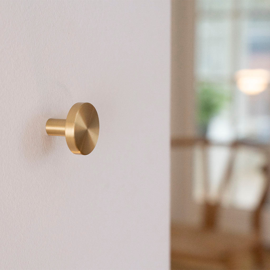 Vesterbro møbelknop, 30 mm, børstet messing med lak • Chr. Jørgensen