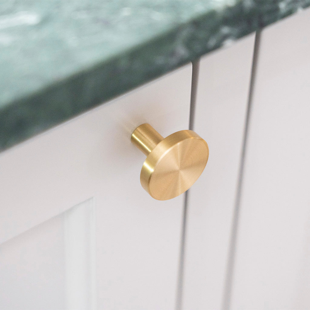 Vesterbro møbelknop, 30 mm, børstet messing med lak • Chr. Jørgensen