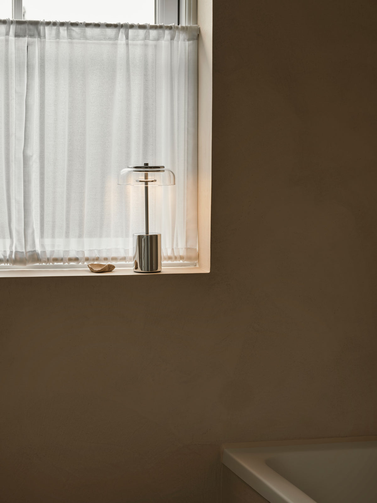 Blossi Table Mini, portable bordlampe, chrome • NUURA - Copenhagenhomedesign