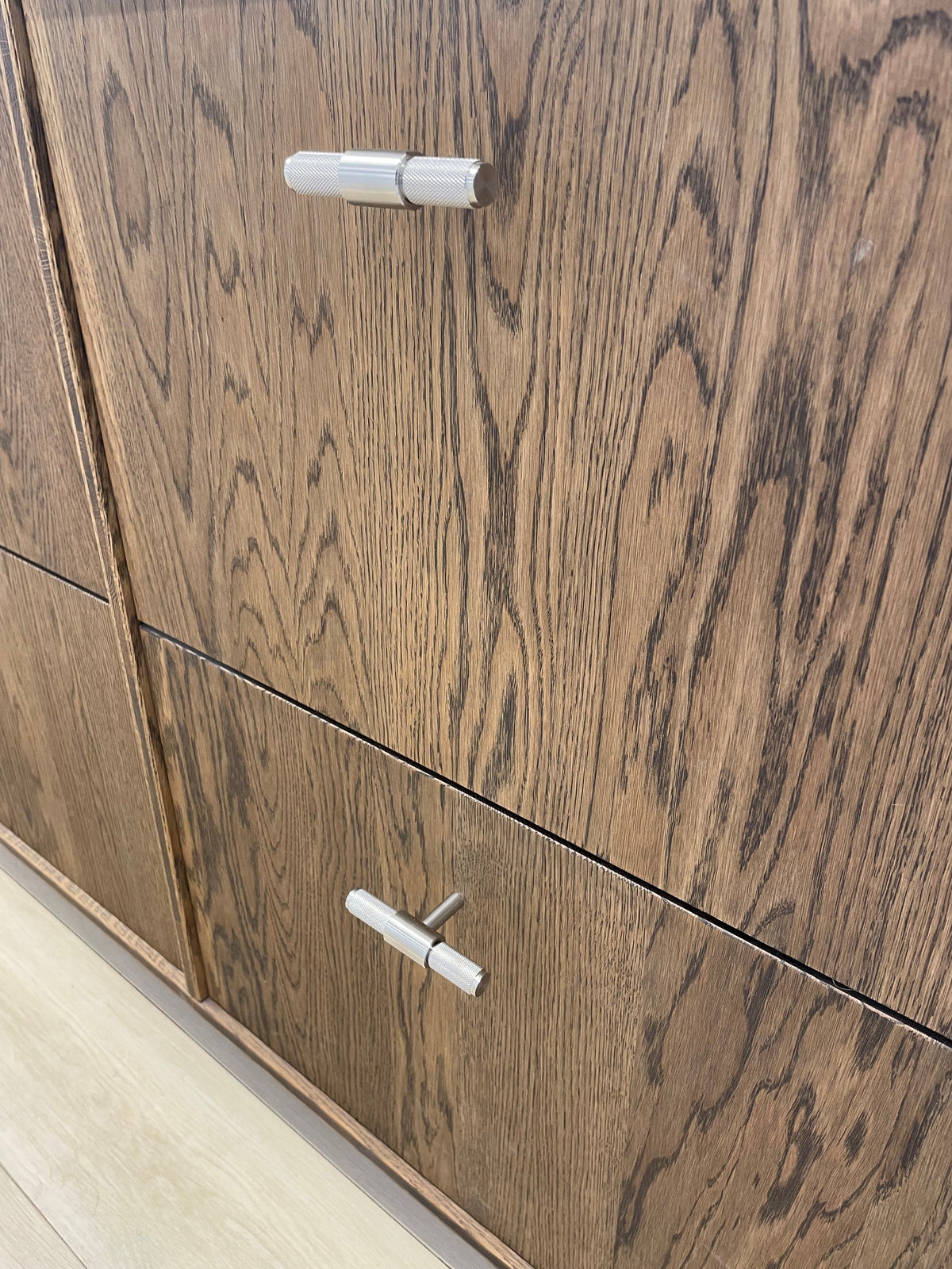 Cross T-bar i rustfrit stål med diamond cut mønster  • Buster + Punch - Copenhagenhomedesign