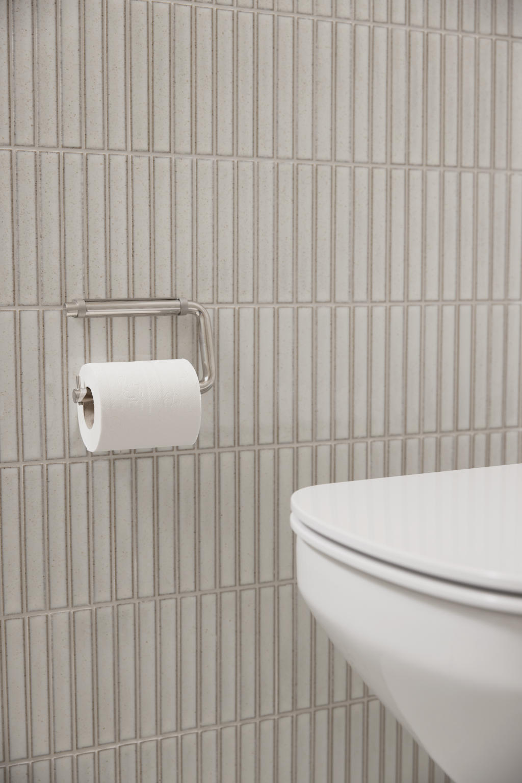 Toiletrulleholder, børstet rustfrit stål • d line