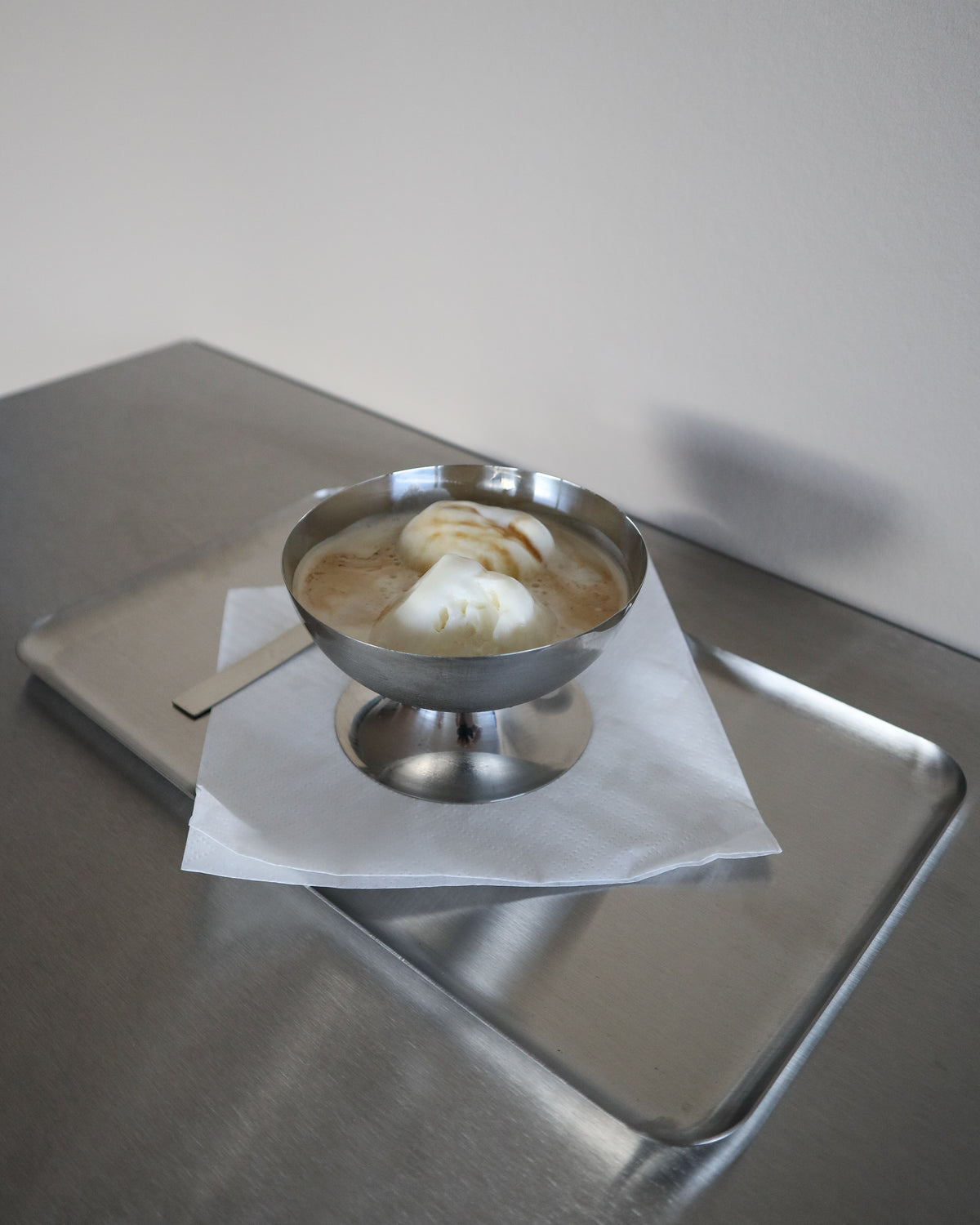 Serveringsbakke i rustfrit stål • NICHBA