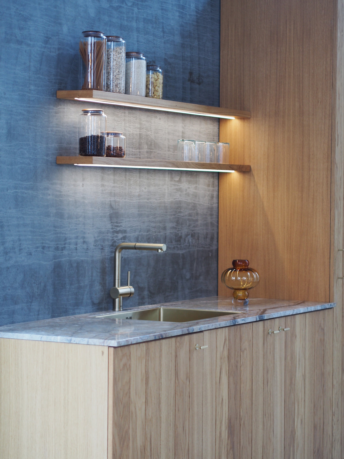 Møbelknop T-bar med diamond cut i børstet messing uden lak - Nørrebro • Chr. Jørgensen - Copenhagenhomedesign