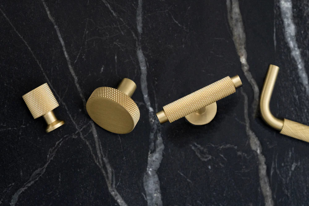 Eksklusive greb i massiv messing