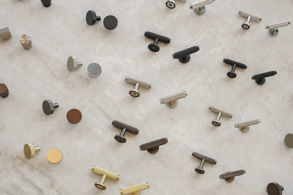 Møbelknop med diamond cut i bronze / bruneret messing - Nørrebro • Chr. Jørgensen