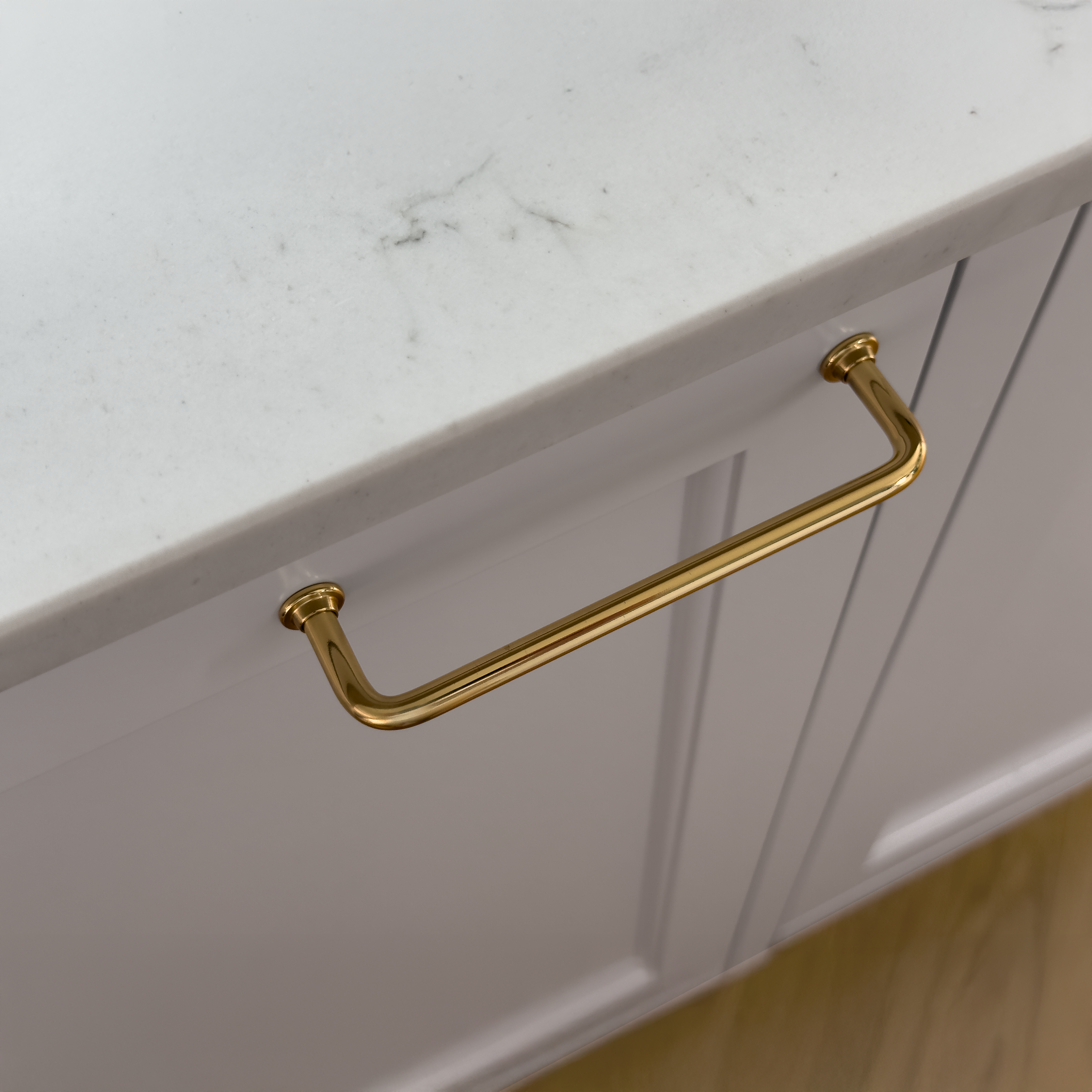 Frederiksberg • Køkkengreb, blank messing med lak