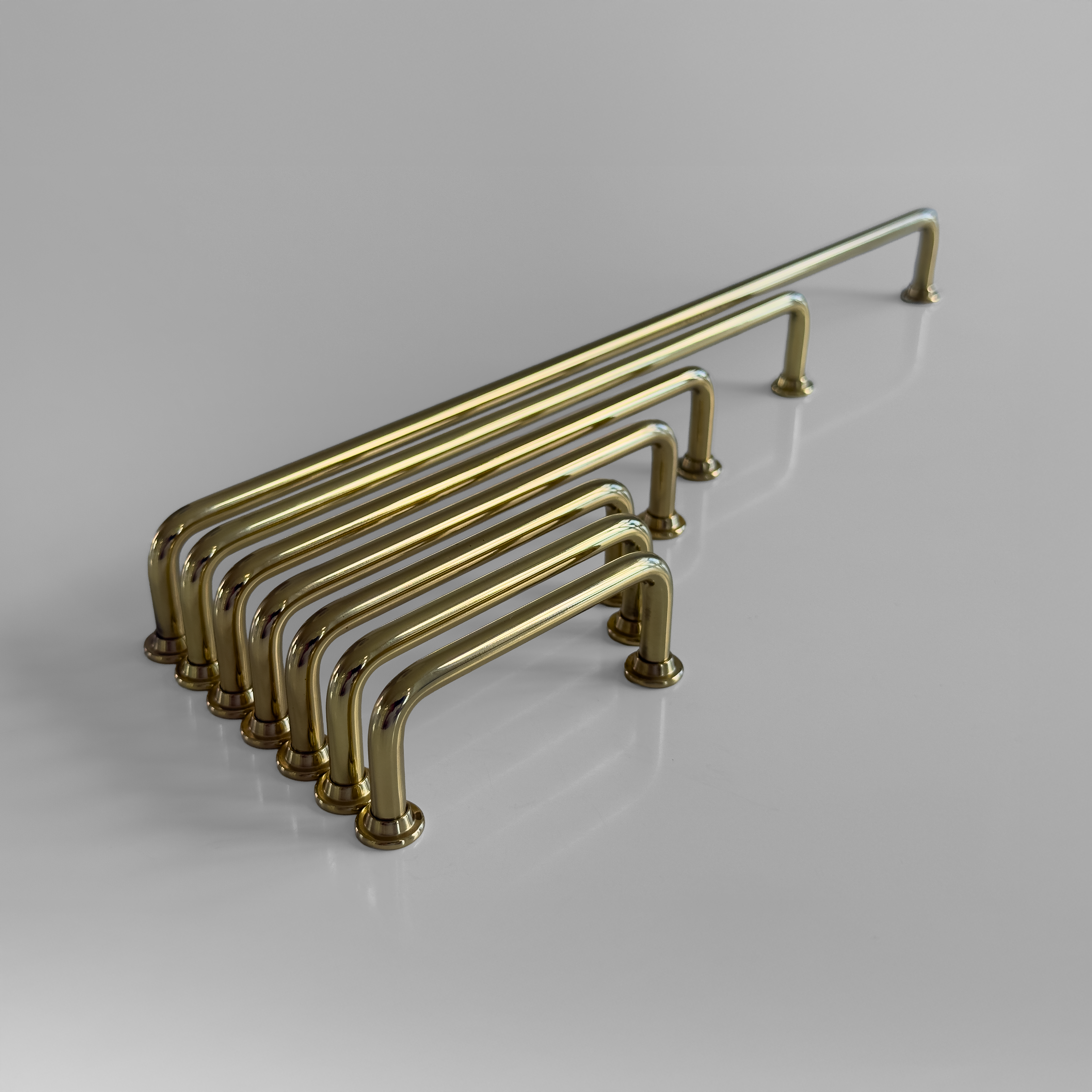 Frederiksberg • Køkkengreb, blank messing med lak