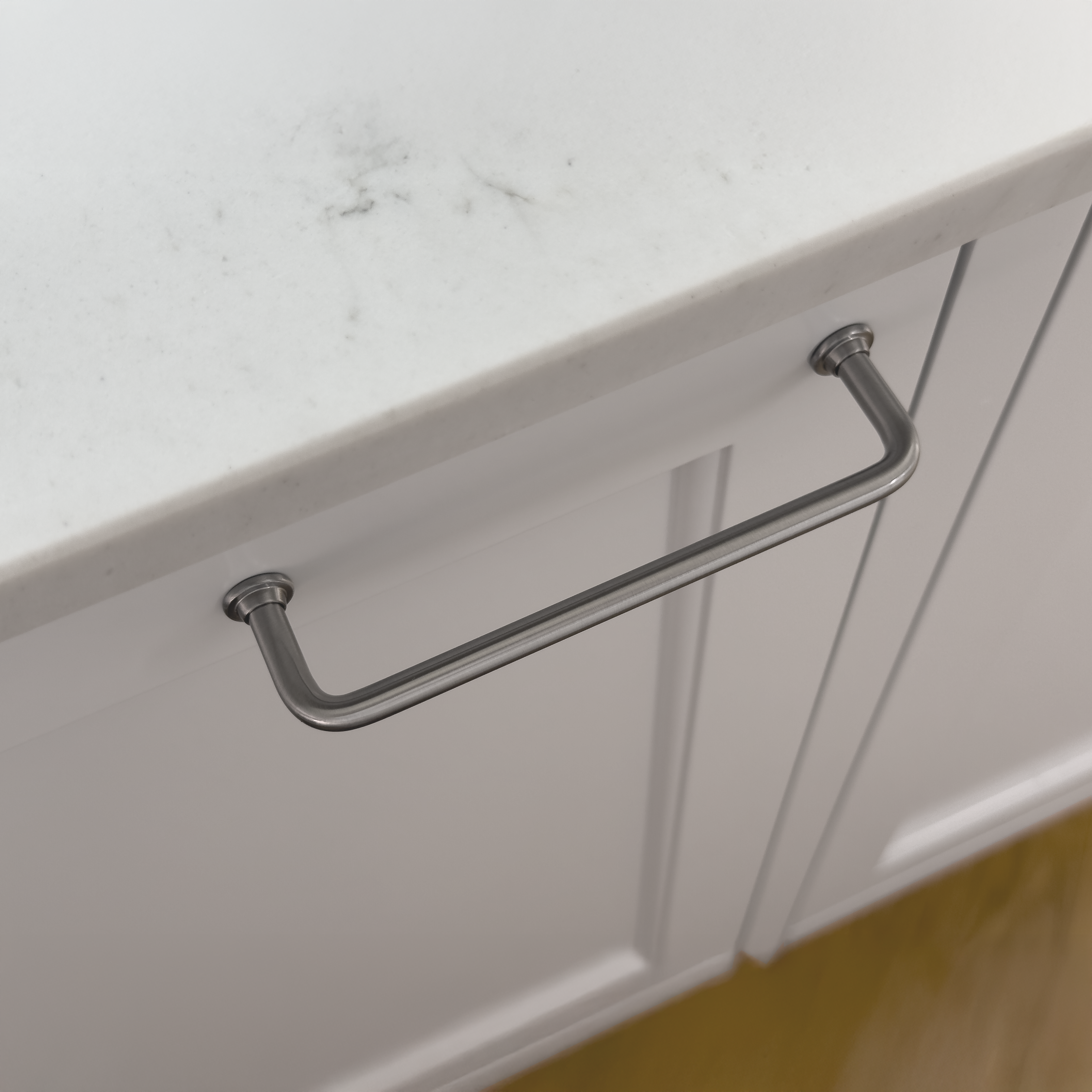 Frederiksberg • Køkkengreb, rustfrit stål look med lak