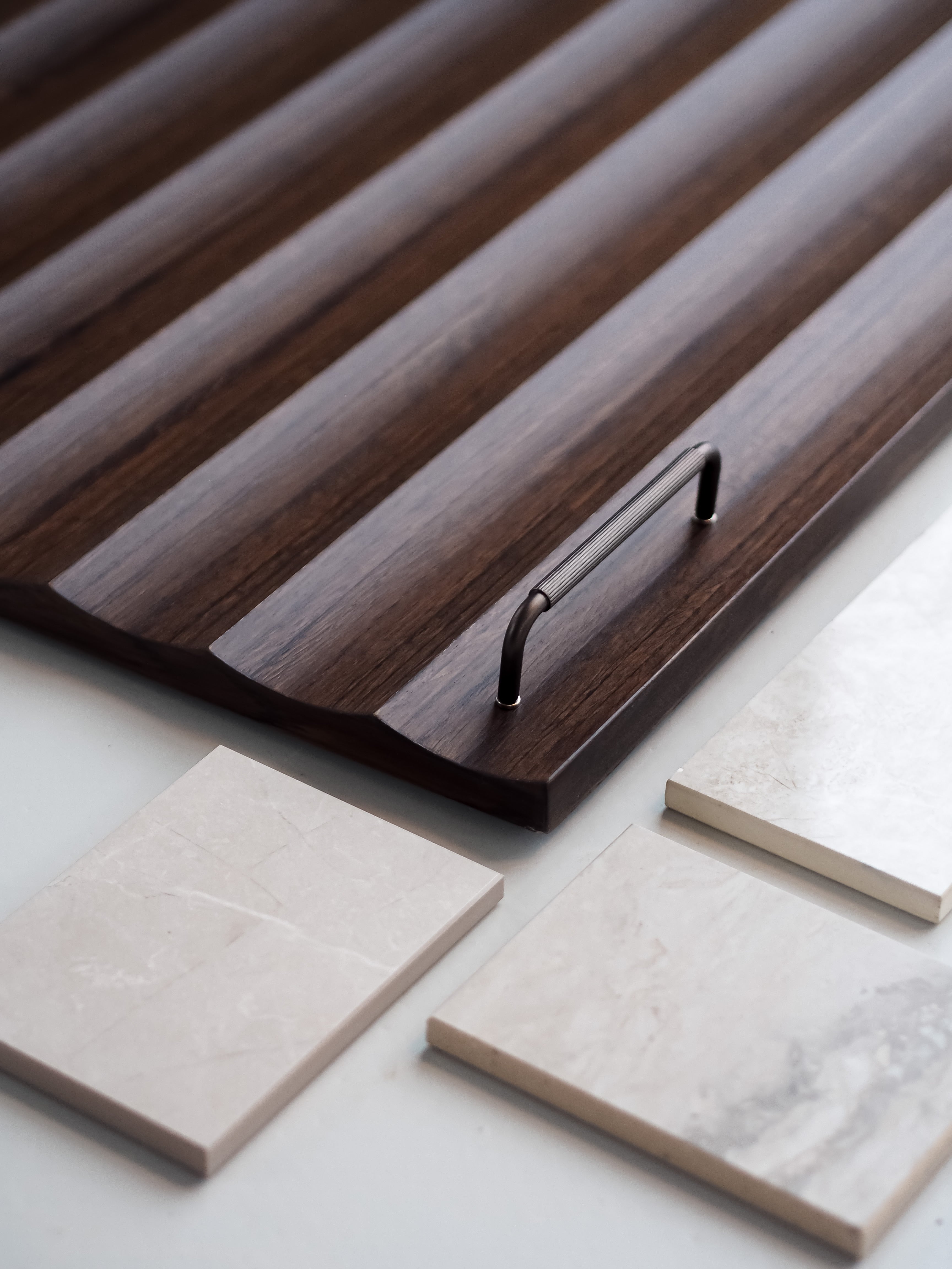 Køkkengreb med linjeret design i bronze / bruneret messing - Langelinie • Chr. Jørgensen