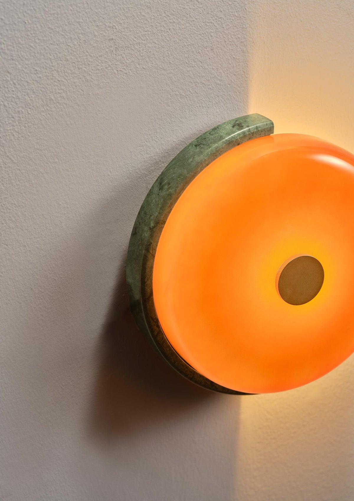 TRIP Wall væglampe, moss/amber • Design by Us - Copenhagenhomedesign