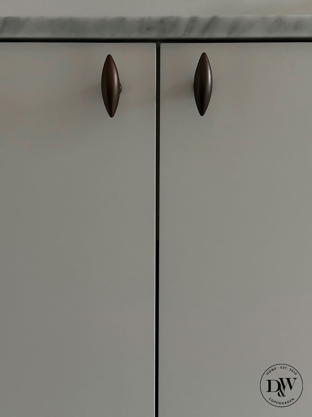 Møbelknop i bronze / bruneret messing - Nyholm • Chr. Jørgensen - Copenhagenhomedesign