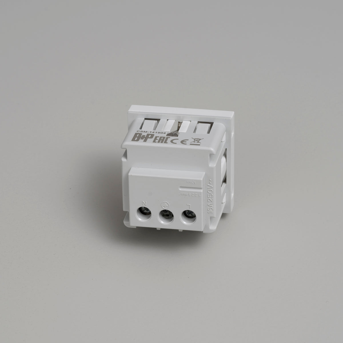 Modul til stikkontakt, Schuko type F, hvid • Buster + Punch - Copenhagenhomedesign