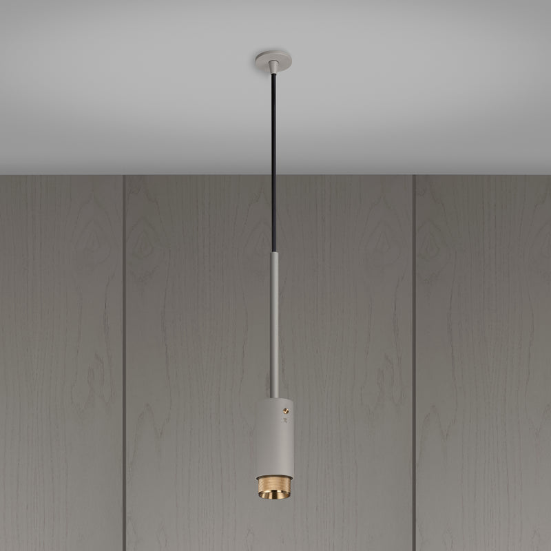 Exhaust pendel Cross i stone med detaljer i messing • Buster + Punch