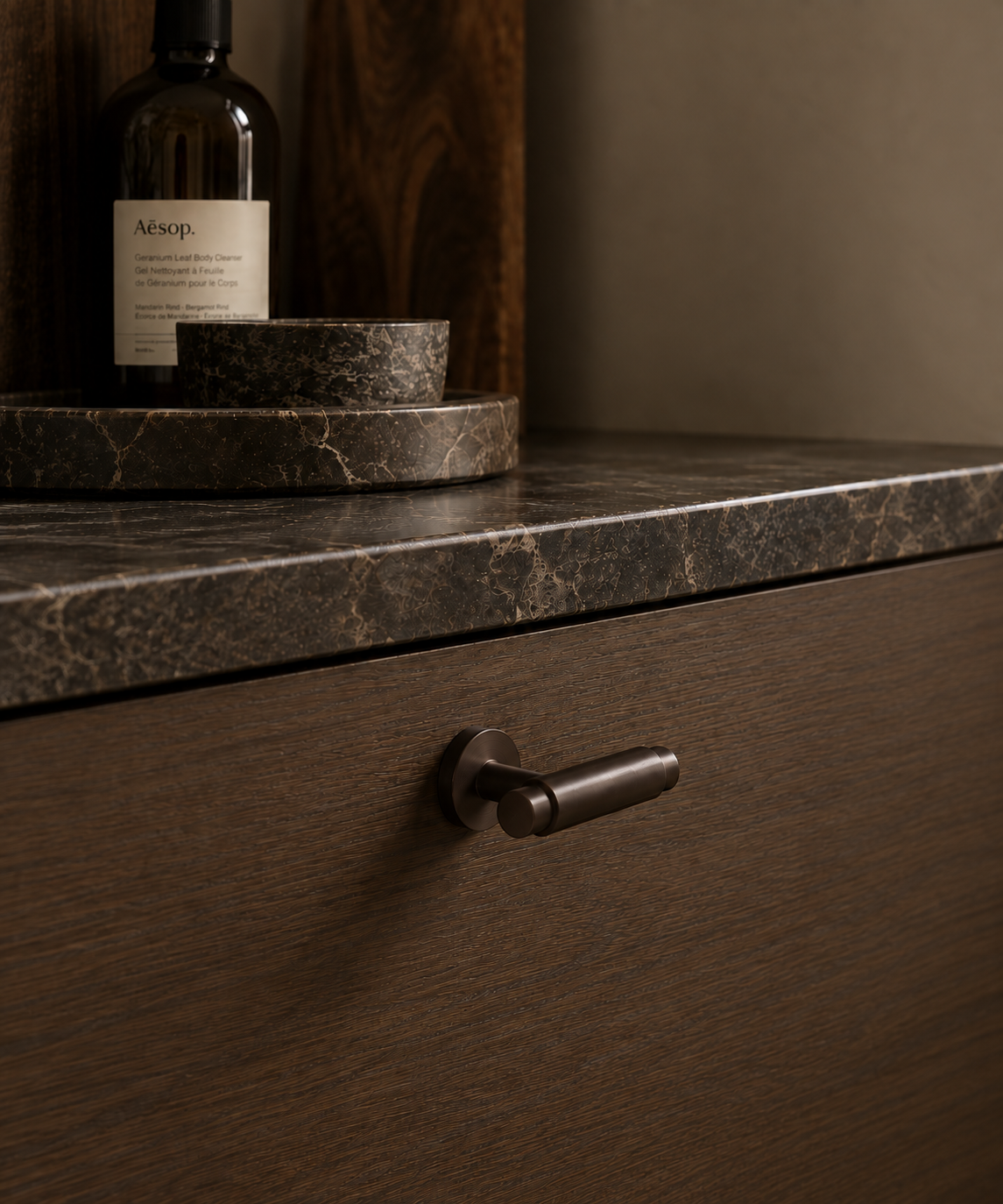 Møbelknop T-bar i bronze / bruneret messing - Hasseris • Chr. Jørgensen