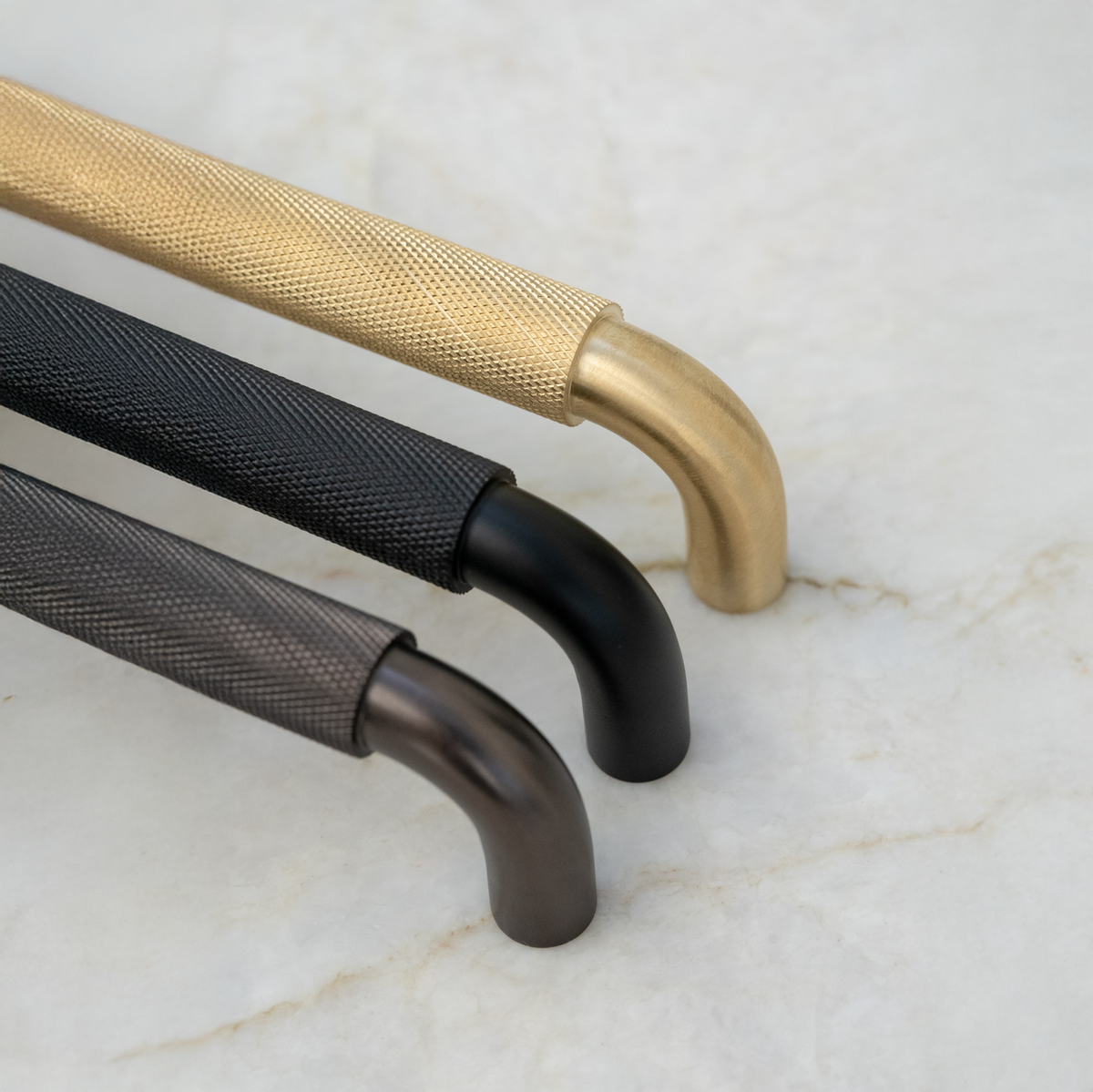 Køkkengreb med diamond cut i sort - Holmen • Chr. Jørgensen