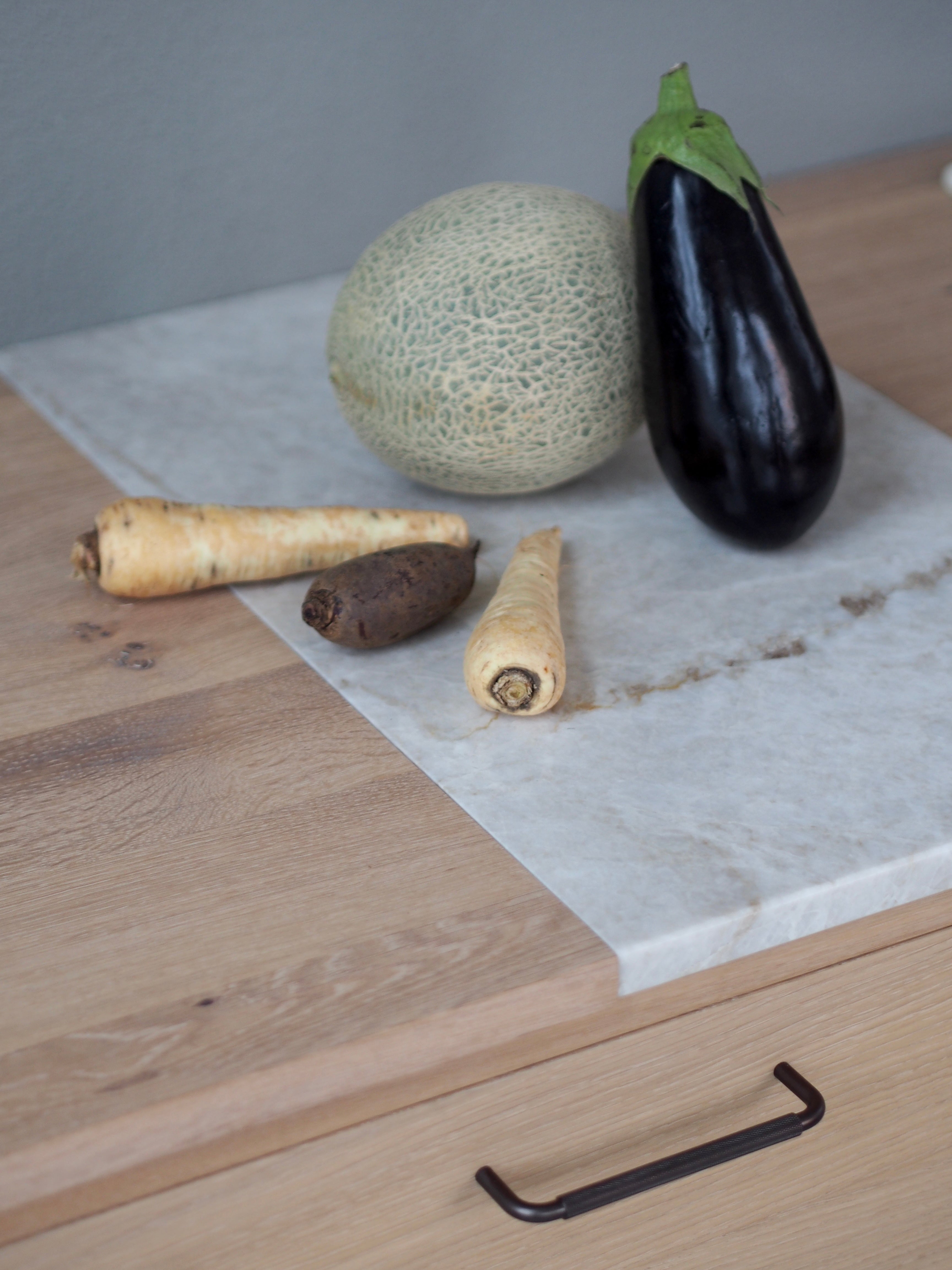 Køkkengreb med diamond cut i bronze / bruneret messing - Østerbro • Chr. Jørgensen - Copenhagenhomedesign