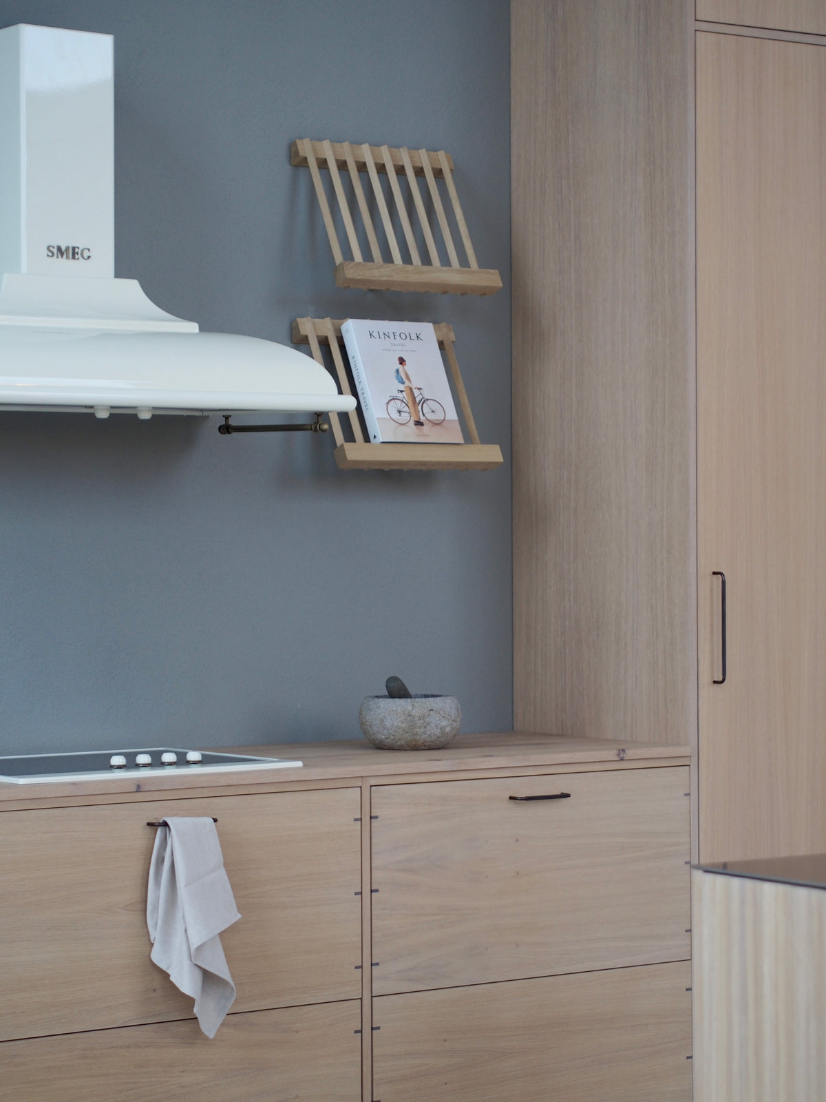 Køkkengreb med diamond cut i bronze / bruneret messing - Østerbro • Chr. Jørgensen - Copenhagenhomedesign