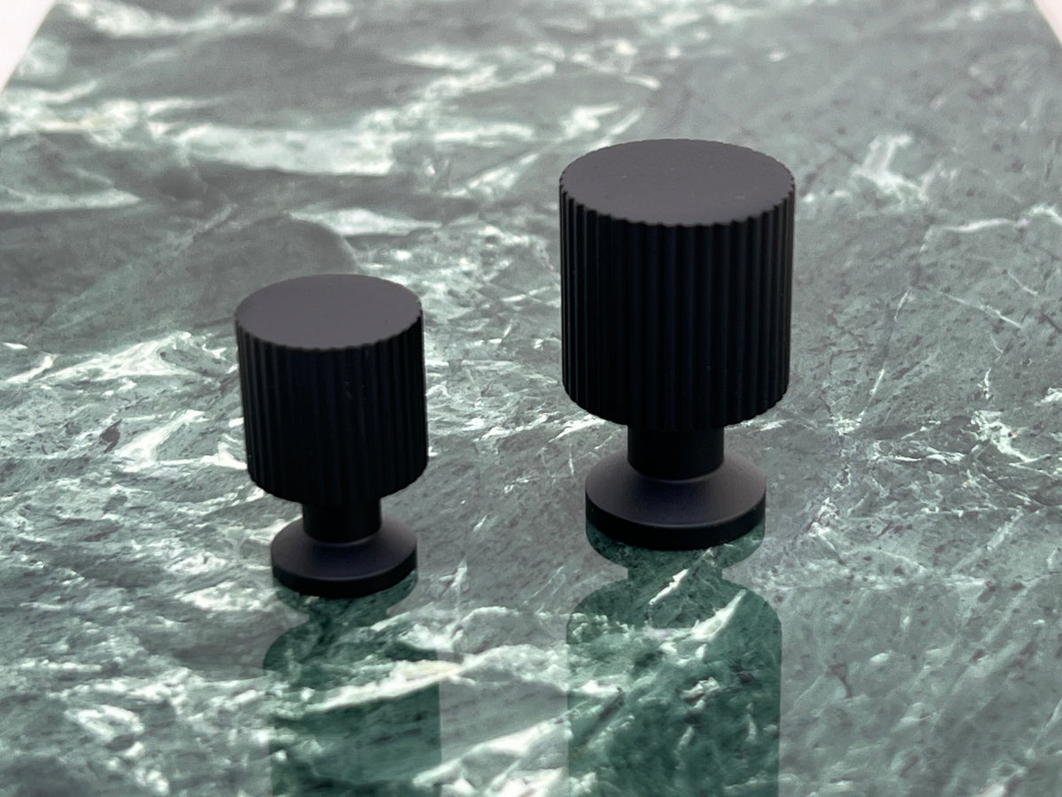 Møbelknop i mat sort, 33 mm - Marienlund • Chr. Jørgensen - Copenhagenhomedesign