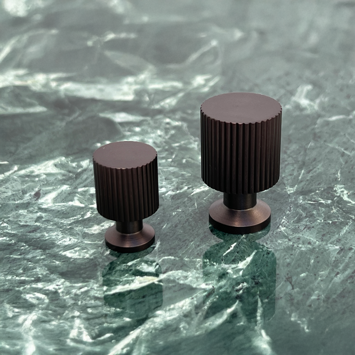 Møbelknop i bronze / bruneret messing, 33 mm - Marienlund • Chr. Jørgensen - Copenhagenhomedesign