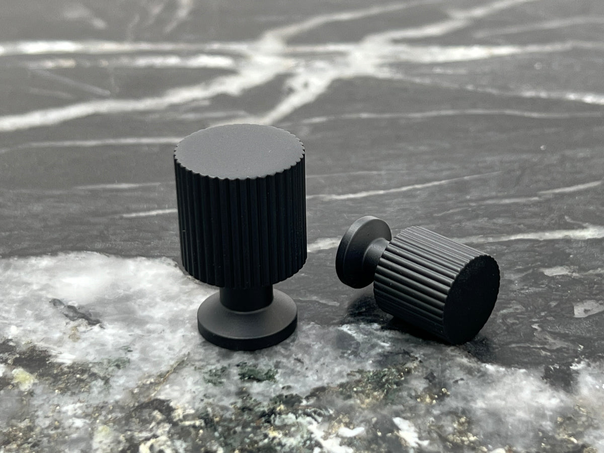 Møbelknop i mat sort, 33 mm - Marienlund • Chr. Jørgensen - Copenhagenhomedesign