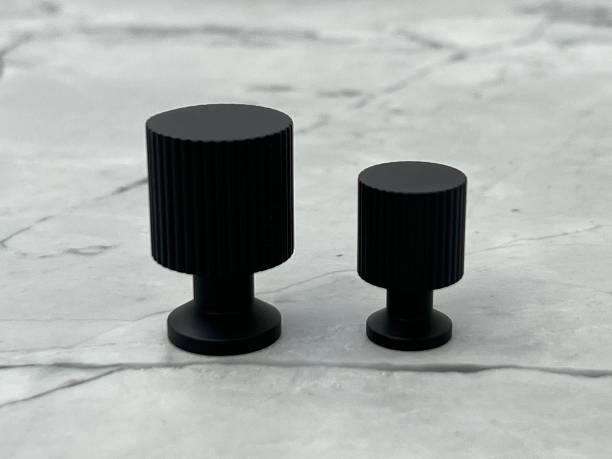 Møbelknop i mat sort, 33 mm - Marienlund • Chr. Jørgensen - Copenhagenhomedesign