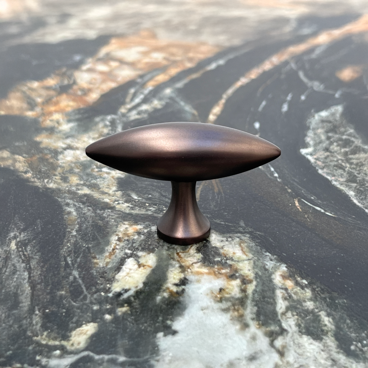 Møbelknop i bronze / bruneret messing - Nyholm • Chr. Jørgensen - Copenhagenhomedesign