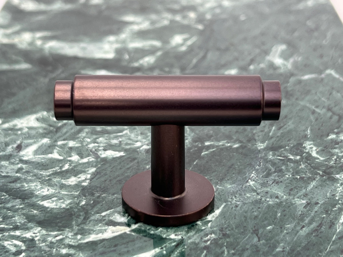 Møbelknop T-bar i bronze / bruneret messing - Hasseris • Chr. Jørgensen - Copenhagenhomedesign
