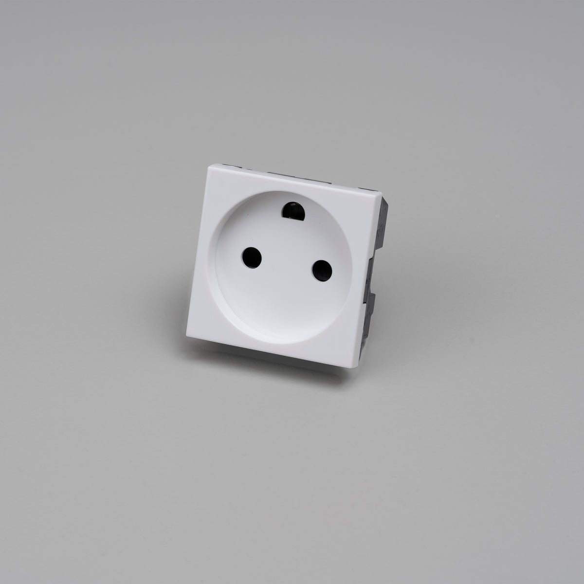 Modul til stikkontakt, dansk standard, hvid • Buster + Punch - Copenhagenhomedesign