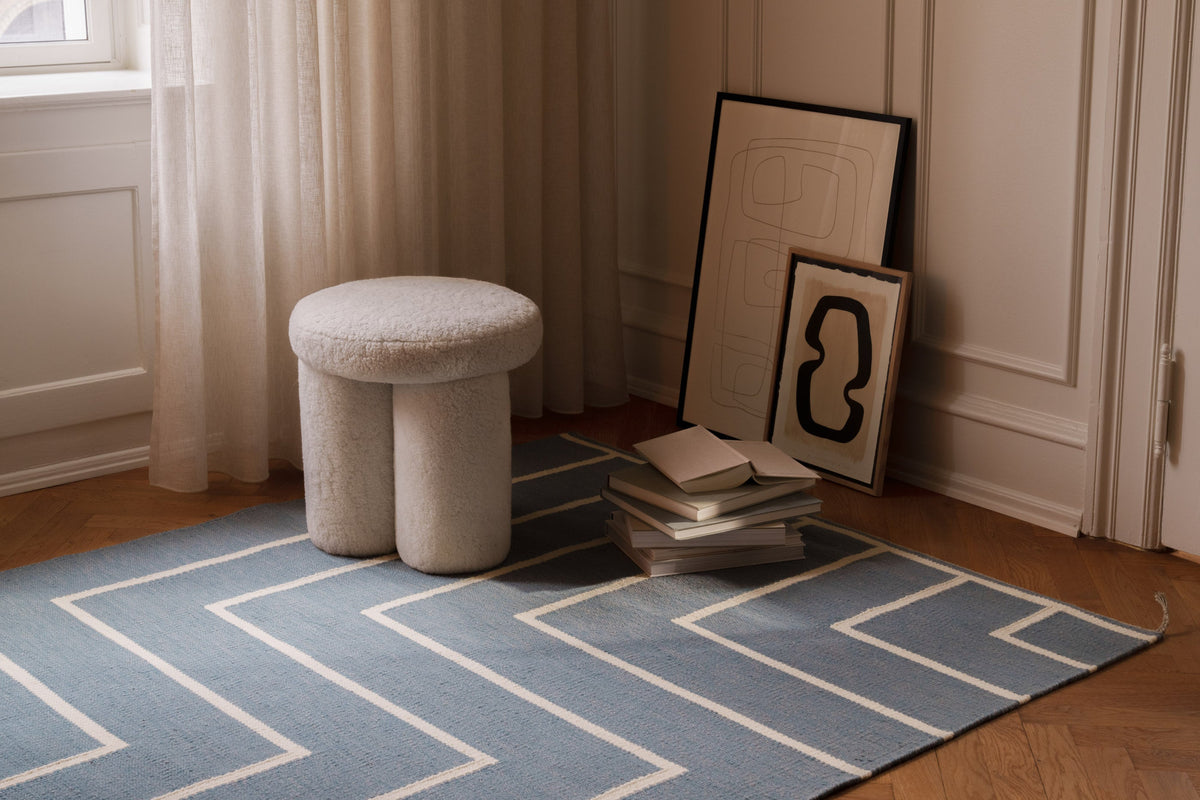 Tæppe VK-1, lyseblå/hvid • NORDICMODERN - Copenhagenhomedesign