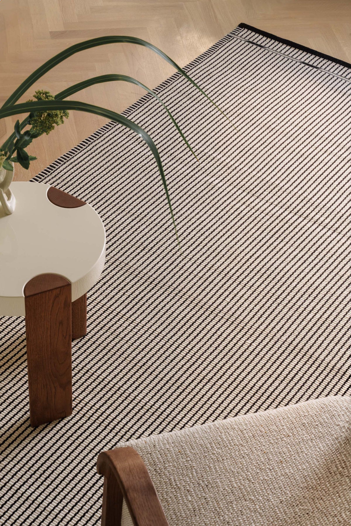 Tæppe VK-3, hvid/sort • NORDICMODERN - Copenhagenhomedesign