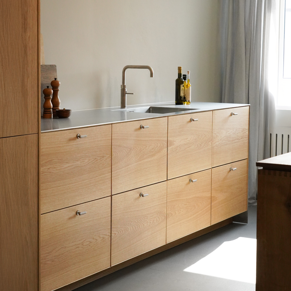 Møbelknop T-bar med diamond cut i rustfrit stål look - Nørrebro • Chr. Jørgensen - Copenhagenhomedesign
