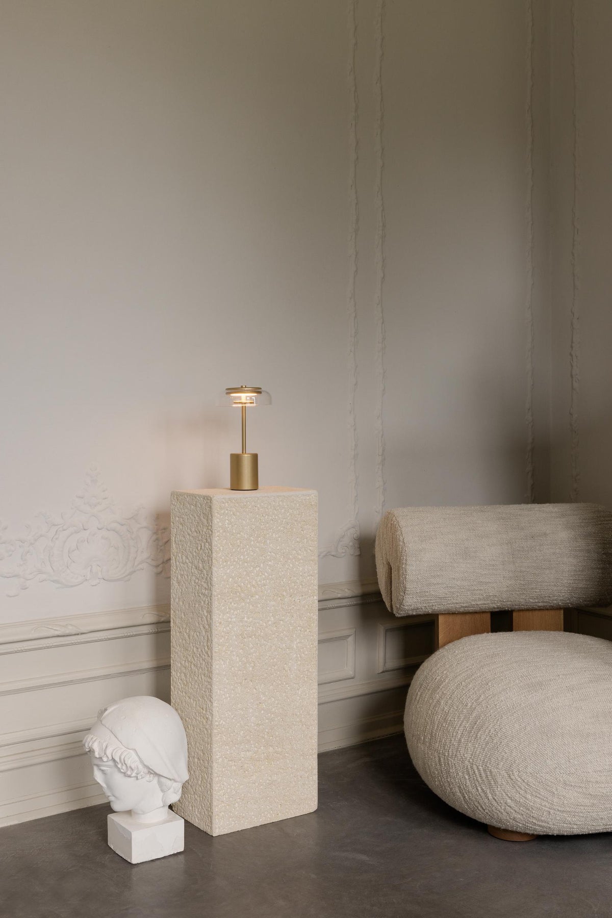 Blossi Table Mini, portable bordlampe, nordic gold / klar • NUURA - Copenhagenhomedesign