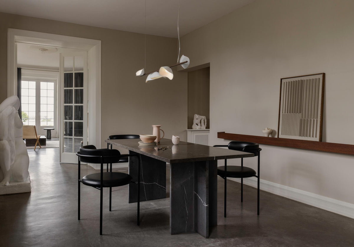 Florii 5 Linear pendel, dark bronze / hvid • NUURA - Copenhagenhomedesign