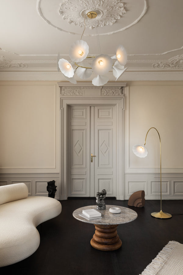 Petalii Floor gulvlampe, polished brass / opal • NUURA